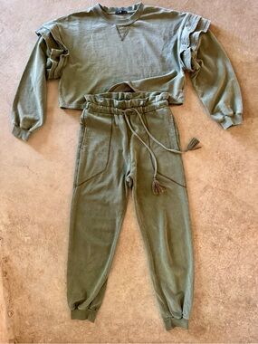 7 For All Mankind Olive Green Cropped Sweatshirt & Jogger Set - size XS/S